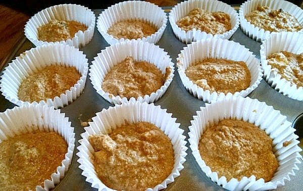 apple sauce muffins in cups