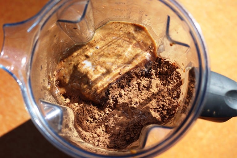 vegan chocolate icing in blender