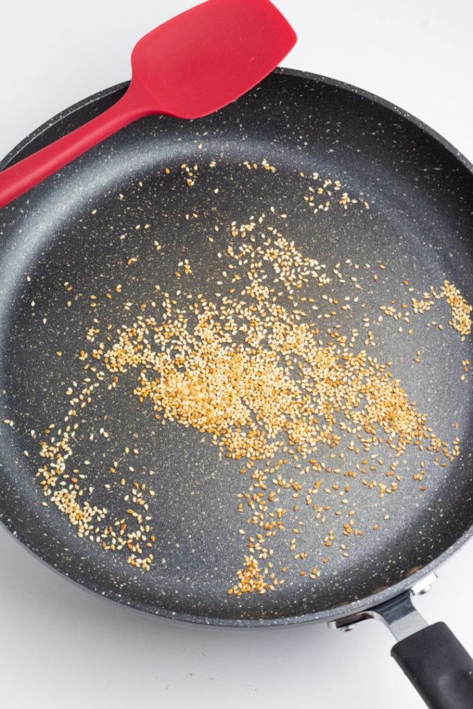 pan with sesame seeds browning